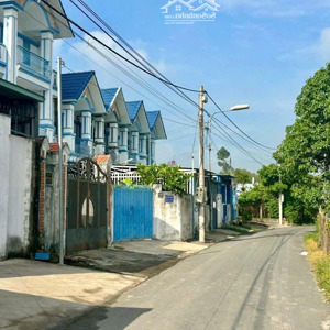 bán đất mặt tiền nhựa gần chợ phường tương bình hiệp, thủ dầu một. dt 111m2 thổ cư 60m2. giá rẻ
