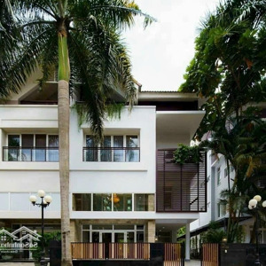 tôi chính chủ cần bán biệt thự ngân long, giá 25 tỷ lh duy