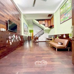 cho thuê nhà nguyên căn 64m2 ( 4 x 16m ) , sân , 1 lầu , 2pn / 2wc