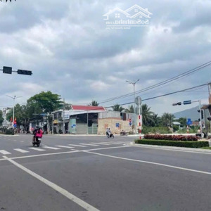 bán nhà mặt tiền kinh doanh đường 23/10 vĩnh trung nha trang