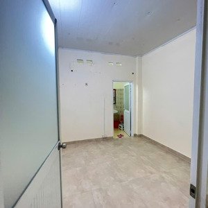 nhà 3pn có sân đậu xe hơi âu cơ, tân phú không gian sống lý tưởng giá 7.5 triệu