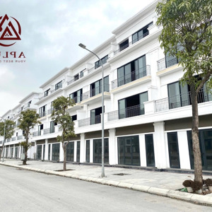 flc tropical tp hạ long. giá 12tr/m2. đường trục chính dự án. đi 50m ra tới biển. 