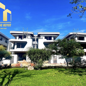 chủ cần bán gấp 1 lô biệt thự đối diện công viên dự án elysia complex city quận hải châu tp đà nẵng