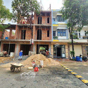thanh lý nhà 3 tầng ở gần chợ 434 bình hoà ,kdc thanh bình, sổ hồng riêng, giá tốt 5ty5