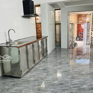 chính chủ cần cho thuê nhà 4 tầng số 130 ngõ 173 hoàng hoa thám ba đình giá chỉ 10tr 1 tháng