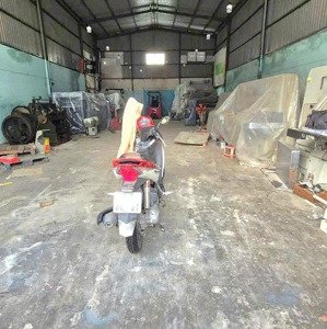 cho thuê kho xưởng 10x24m, trần cao, điện 3pha, hẻm tải cẩu lớn, giá 24tr