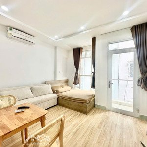 phòng ngủ tách bếp - ban công siêu rộng ngay trung tâm