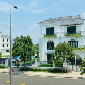 cho thuê nhà phố ngay vinwonder, 5 tầng có thang máy, kệ tủ bếp, đối diện trường mầm non giá 45tr
