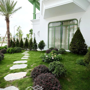 bán nhanh căn shophouse diện tích 56m2 - gần 8 tòa chung cư hơn 5000 dân sinh sống - view công viên