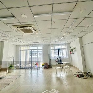 văn phòng 105m2 ngăn sẵn vách kính, có thang máy, máy lạnh, hầm xe. giá chỉ 13.5 tr