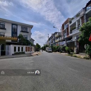 bán biệt thự song lập 3 tầng đẹp đường liên phường, dt : 180m²(10x18) .sỏ hồng chính chủ