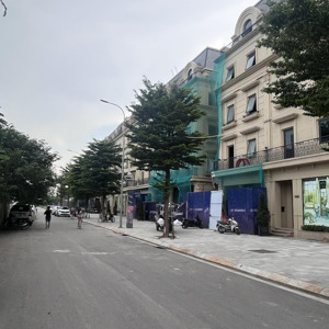 cần bán căn liền kề shophouse trung tâm thanh xuân 85.25m2 6 tầng đường 30m giá 33 tỷ bp