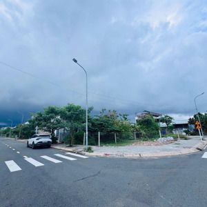 anh chị cần tìm lô ngợp thì liên hệ lô này giúp em, góc 2 mt dự án hưng việt, thành phố bà rịa