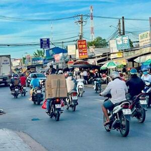 Nhà mặt tiền chợ Bà Bộ kinh doanh tự do