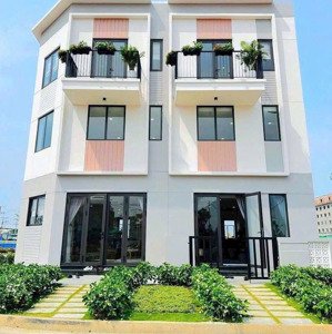 bán nhà ở xã hội liền kề , 1 trệt 1 lửng 1 lầu. vay ngân hàng dễ dàng