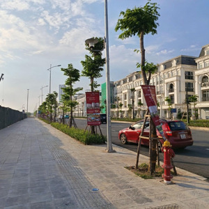 chính chủ gửi bán 2 căn liền nhau mặt đường lê quang đạo kéo dài sổ đỏ chính chủ. lh 098883272
