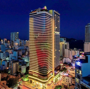 ks biển vị trí đẹp khó kiếm - dt: 840m2 - chuẩn: 5 sao - chiều cao: 40 tầng, cao khoảng 152 m