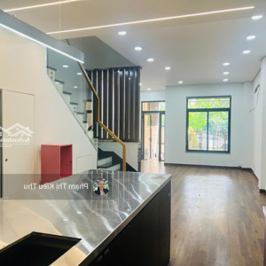 lakeview city nhà phố view hồ trực diện ,trục đường 25m nhà đẹp cần cho thuê giá 35tr dt 100m 5pn