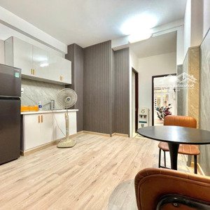 trống sẵn 1 phòng ngủ tách bếp 40m2, full nội thất ở ngay nguyễn hữu cảnh gần q1