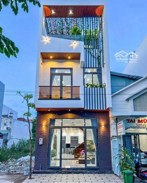 chủ thua lỗ cần bán gấp nhà đang cho thuê tháng 9triệu nằm ngay trung tâm bình chánh