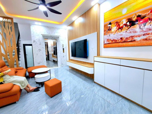 8.63 tỷ-35m2 thang máy-lô góc-trần khát chân-lò đúc-phố huế-hbt