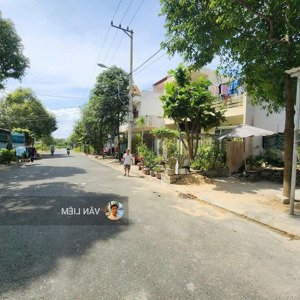 tđc đất lành đường 16m thông ra đường phong châu 2 tỷ 750 tr
64m2 ngang 4m hướng bắc lô sạch