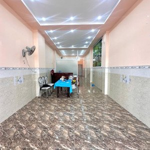 cho thuê nhà lầu lộ oto đậu trước nhà dt 4x17=68m2 có 3pn 4wc nội thất 3 máy lạnh gần trường dhyd
