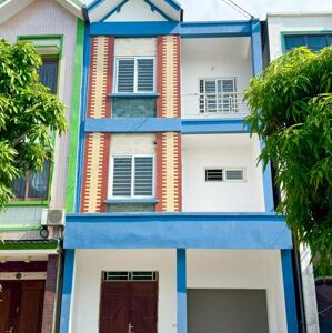 Nhà 3 tầng, mặt đường NGUYỄN VIẾT XUÂN, phường HƯNG DŨNG !