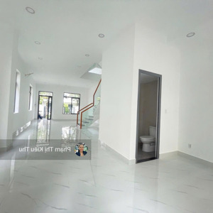 lakeview city căn góc hông công viên hoàn thiện cơ bản dt 5x20m trục đường 25m giá cho thuê 27tr