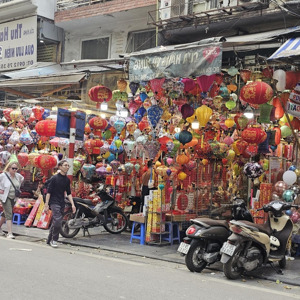 cho thuê nhà mặt phố hàng mã 140m t2-3, mt 4m, giá 50tr làm thời trang,phụ kiện,đồ lưu niệm,vp,spa.
