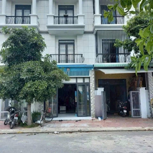 cho thuê nhà 1 trệt 2 lầu 4phòng ngủ khu đô thị phúc đạt ở & mở văn phòng công ty