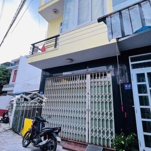 hạ giá 300 triệu bán nhanh nhà gần biển chỉ 2 phút đi bộ giá cực tốt