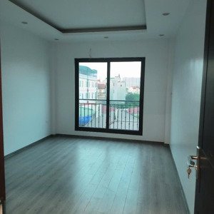 chính chủ cho thuê nhà riêng 30m2, 5 tầng, 3pn, 3 vs tại ngõ 28 ỷ la - dương nội
