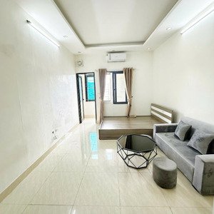 cho thuê ngõ 37 dịch vọng - nấu ăn riêng - siêu thoáng - 25m2 - full đồ - ngõ rộng gần phố