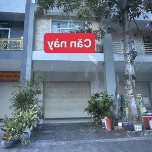 mặt tiền lý thái tổ, vị trí thương mại tốt nhất, ngay trùng tâm tp mới. 