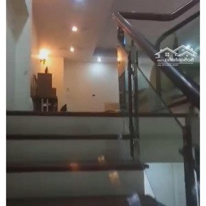 cho thuê gấp nhà 4tầng ngõ 61 bằng liệt 50m2, 4ngủ , 1lửng - full đồ - ô tô 7chỗ đỗ cửa