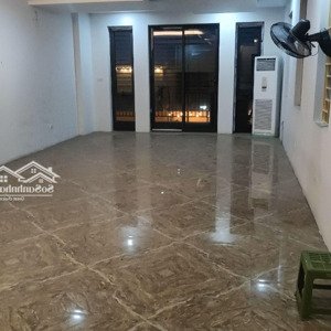 chủ nhà di cư nước ngoài nên cần bán nhà mặt phố thuốc bắc, sỏ đỏ chính chủ, dòng tiền cao.