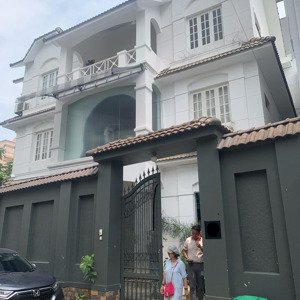 cho thuê biệt thự sát đường trần não, giá rẻ nhất khu vực.