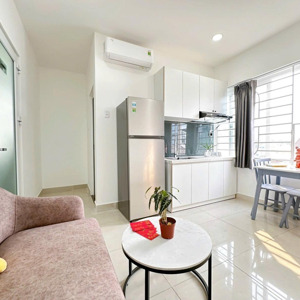 căn hộ 1pn tách bếp full nội thất thang máy hầm xe có bảo vệ