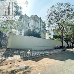 sang trọng! biệt thự góc sân vườn 299m2 compound king crown full nội thất nhập khẩu 90 tỷ thảo điền