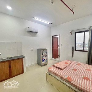 [thang máy] - studio ban công mặt tiền võ văn kiệt view thoáng mát - sẵn nội thất - gần trung tâm
