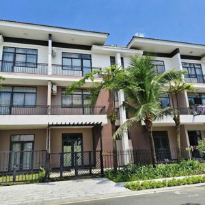 bán biệt thự phố 6x15m (90m2), giá 3,6 tỷ tại thị trấn đức hoà - long an