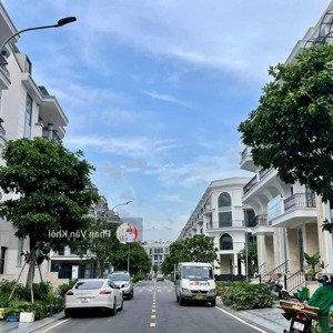 bán gấp nhà hoàn thiện nội thất cao cấp , dt7x20m nhà 1 hầm 4 lầu , sổ hồng công chứng