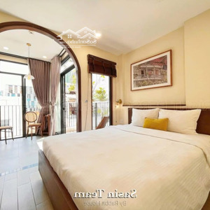 căn hộ 1 phòng ngủ full nội thất cao cấp, ban công lớn lý tự trọng quận 1 gần chợ bến thành