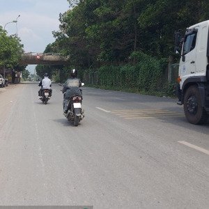 chính chủ em cần bán gấp căn nhà 3 tầng do chuyển công tác sẵn vác vali về ở song phương- hoài đức
