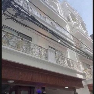 tôi cần cho thuê nhà an dương vương, tây hồ 50m, 7 tầng nhà mới tinh full nt oto đỗ cửa giá 23tr
