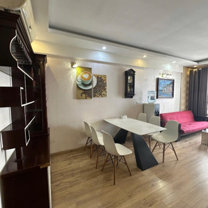 green stars cho thuê căn hộ 2pn2wc. nội thất full đồ, nhà đẹp thoáng mát, vào ở ngay