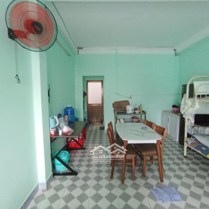 cho thuê phòng mặt tiền đinh bộ lĩnh, p.26, 50m2, có ban công,đủ nội thất, 6tr
