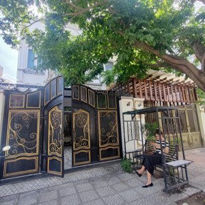 cho thuê nhà mỹ gia gói 2 khu giá thuê 20.5 triệu/tháng đầy đủ nội thất đẹp