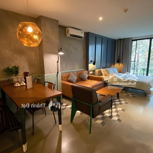 cho thuê ch ngay hoàng sa, quận 1, 1pn balcony view bờ kè 42m2 - full nt, ngay kho bạc nhà nước